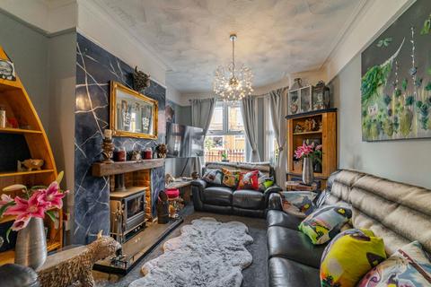 4 bedroom terraced house for sale, Dalny Street, Manchester M19