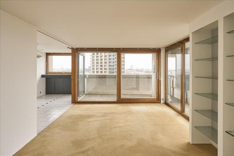 Shakespeare Tower, Barbican, London, EC2Y