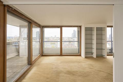 3 bedroom apartment for sale, Shakespeare Tower, Barbican, London, EC2Y