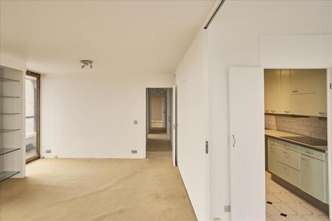 3 bedroom apartment for sale, Shakespeare Tower, Barbican, London, EC2Y