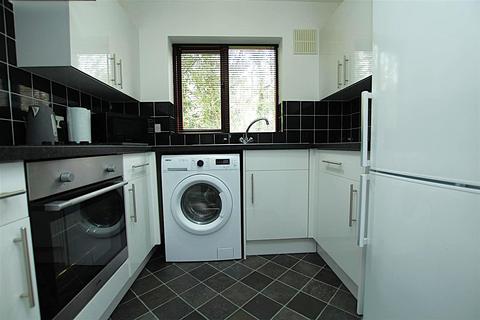 1 bedroom flat for sale, Barrow Down Gardens, Southampton