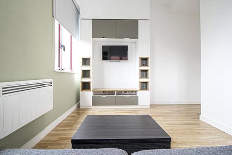 1 bedroom apartment to rent, Apt 35, Q One Residence, Wade Lane LS2