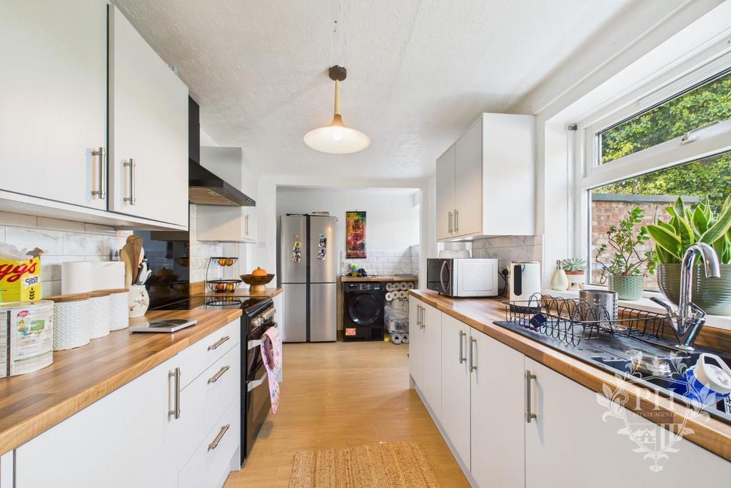 CAM02002 G0-PR0214-STILL011.jpg