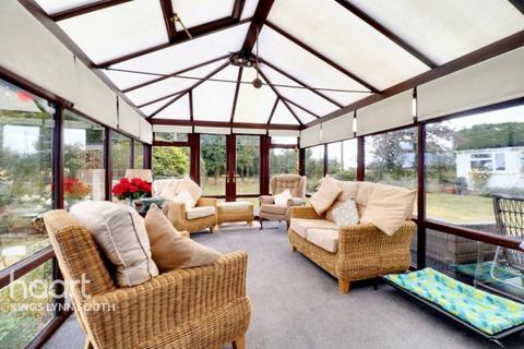 3 bedroom detached house for sale, Fen Road, Magdalen