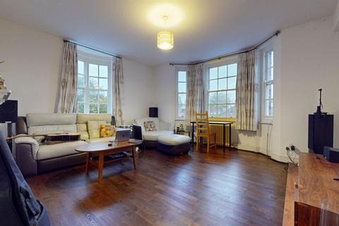 2 bedroom flat to rent, Queensway, London W2
