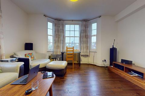 2 bedroom flat to rent, Queensway, London W2