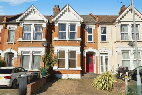 4 bedroom terraced house for sale, Quebec Road, Ilford, IG1
