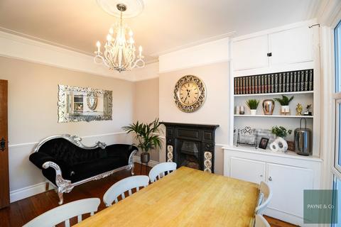 4 bedroom terraced house for sale, Quebec Road, Ilford, IG1