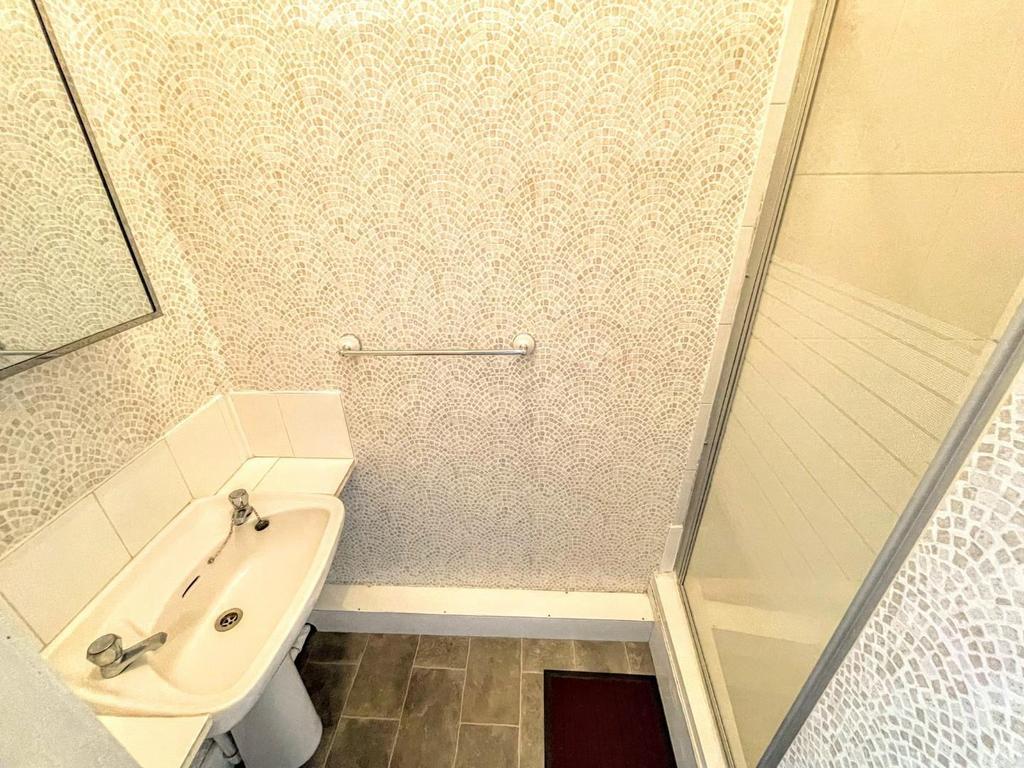 Ff shower room