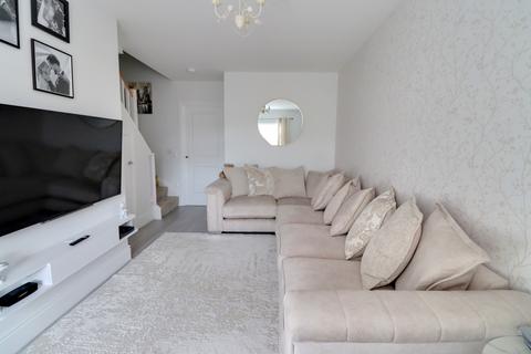 3 bedroom terraced house for sale, NEVINSON WAY, WATERLOOVILLE