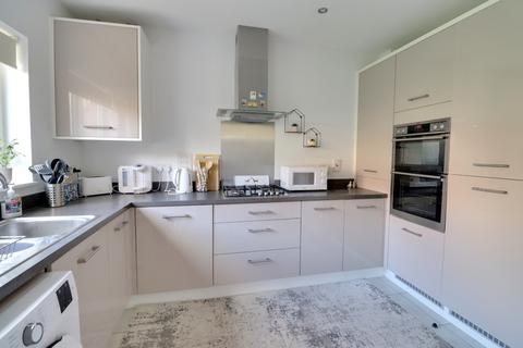 3 bedroom terraced house for sale, NEVINSON WAY, WATERLOOVILLE