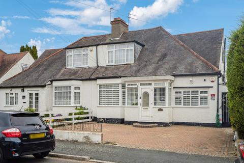 4 bedroom semi-detached house for sale, The Glen, Pinner, HA5