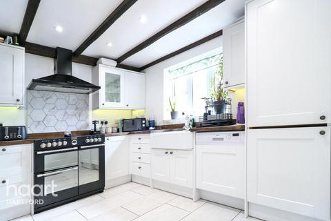 undefined, Glovers Close, WESTERHAM