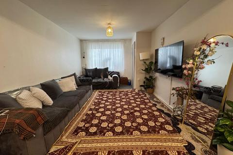 undefined, Wraysbury Close, Hounslow, TW4