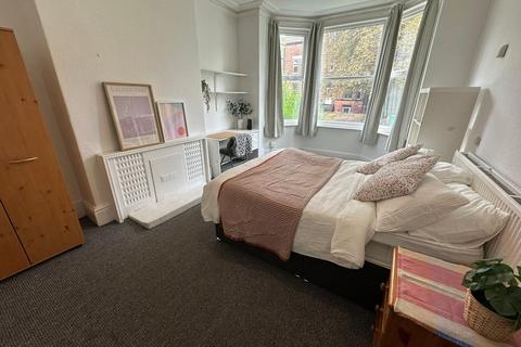 8 bedroom house to rent, Amherst Road, Manchester M14