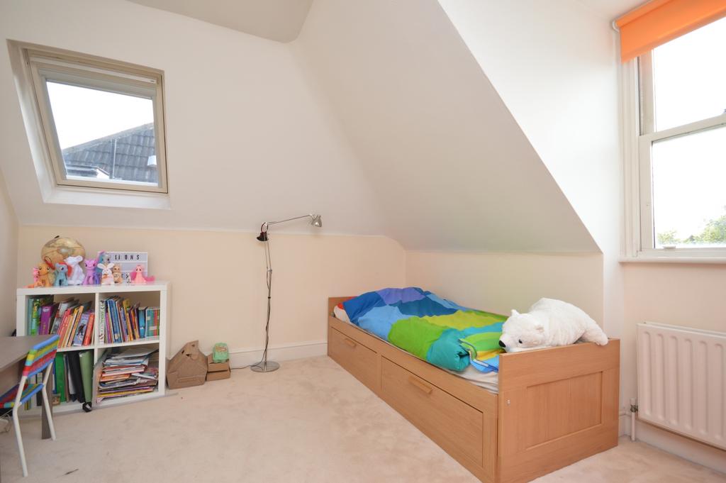 Bedroom 2 (2)