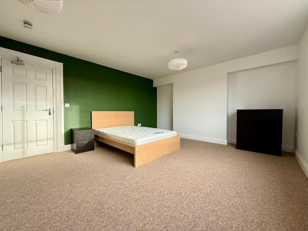 Room 6.jpeg