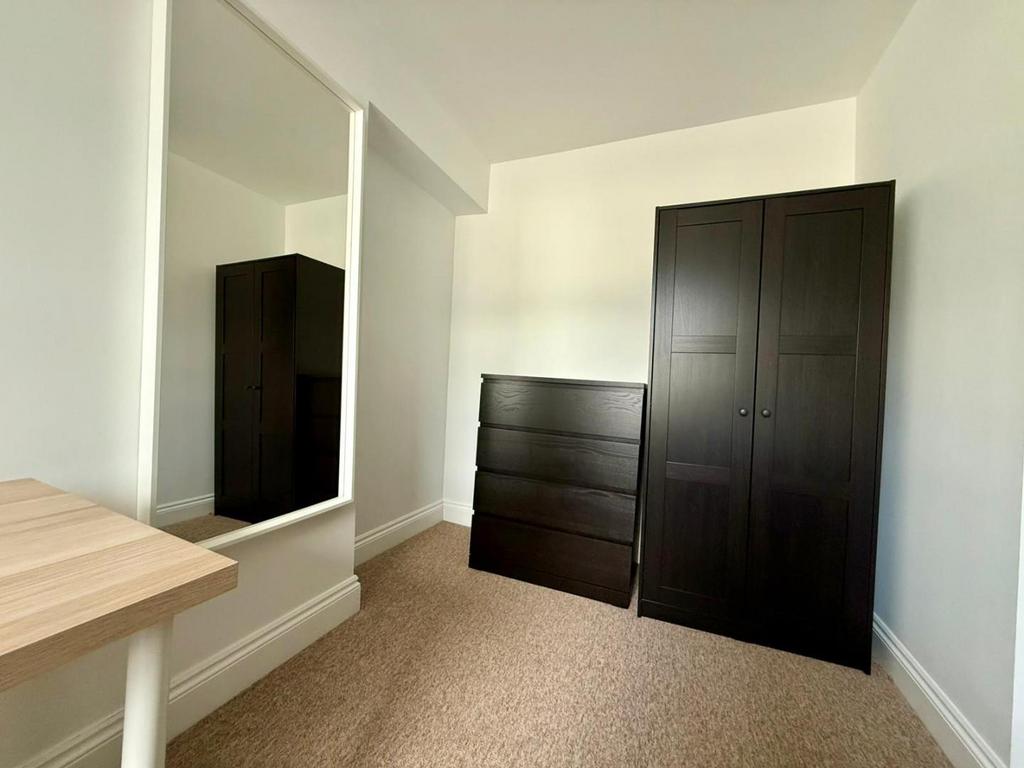 Bed5.jpg