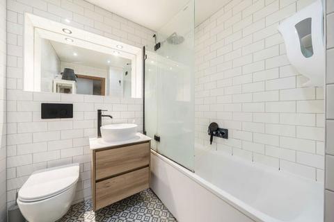 2 bedroom flat for sale, Cuba Street, London E14