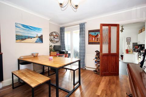 3 bedroom semi-detached house for sale, Godinton Road, Ashford TN23