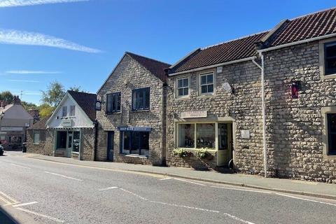 Retail property (high street) for sale, 4 Bridge St Helmsley YO62 5BG