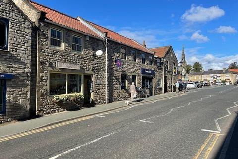 Retail property (high street) for sale, 4 Bridge St Helmsley YO62 5BG