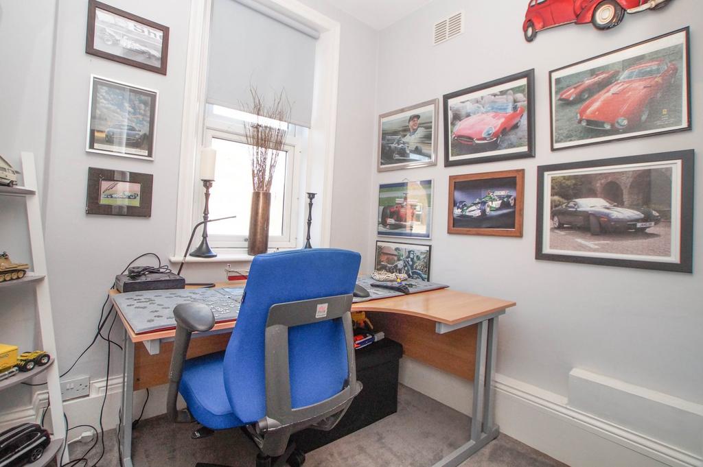 Bedroom 3/Office