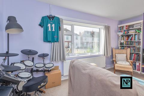 4 bedroom semi-detached house for sale, Elizabeth Avenue, Polesworth, B78