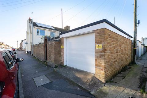 2 bedroom end of terrace house for sale, Selby Street, Lowestoft