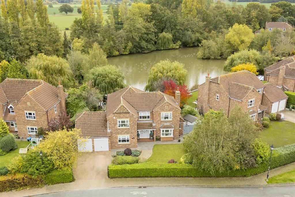 30 Lakeside Externals  29.jpg