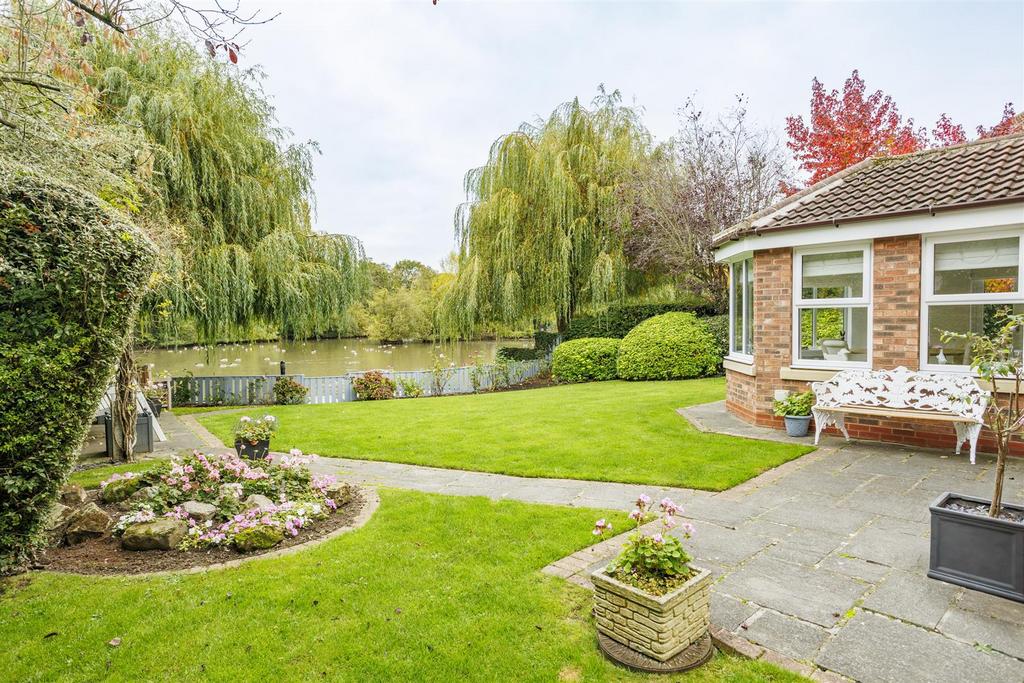30 Lakeside Externals  9.jpg