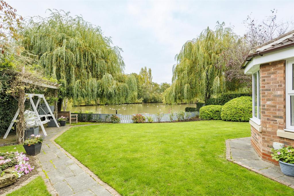 30 Lakeside Externals  10.jpg