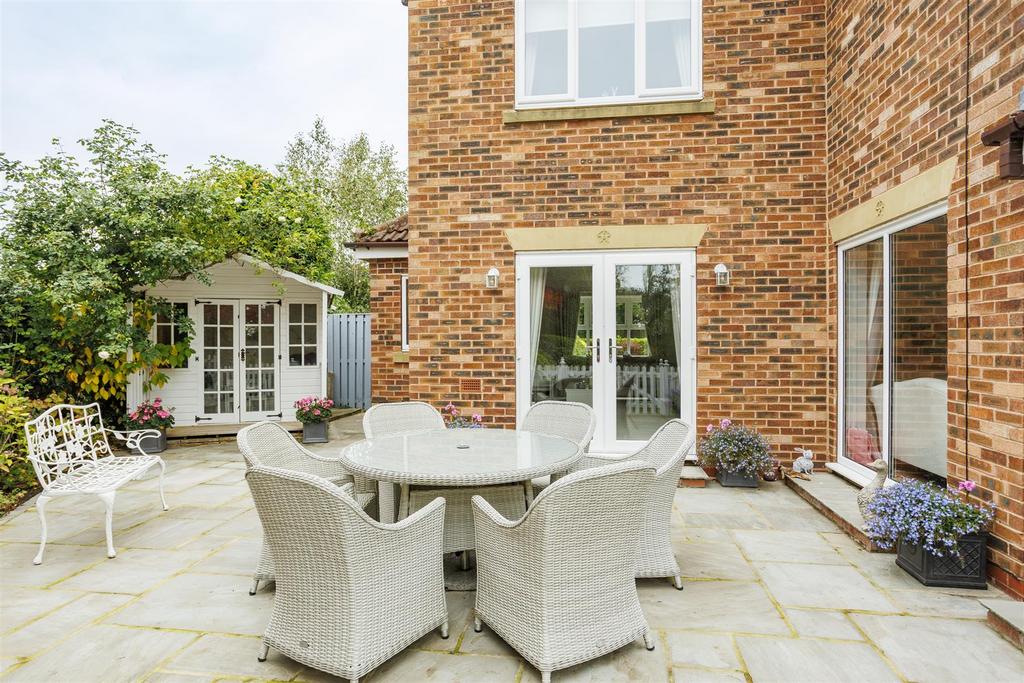 30 Lakeside Externals  13.jpg