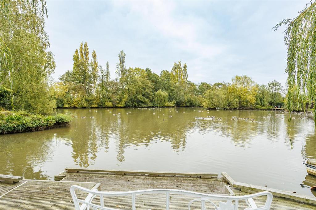 30 Lakeside Externals  19.jpg