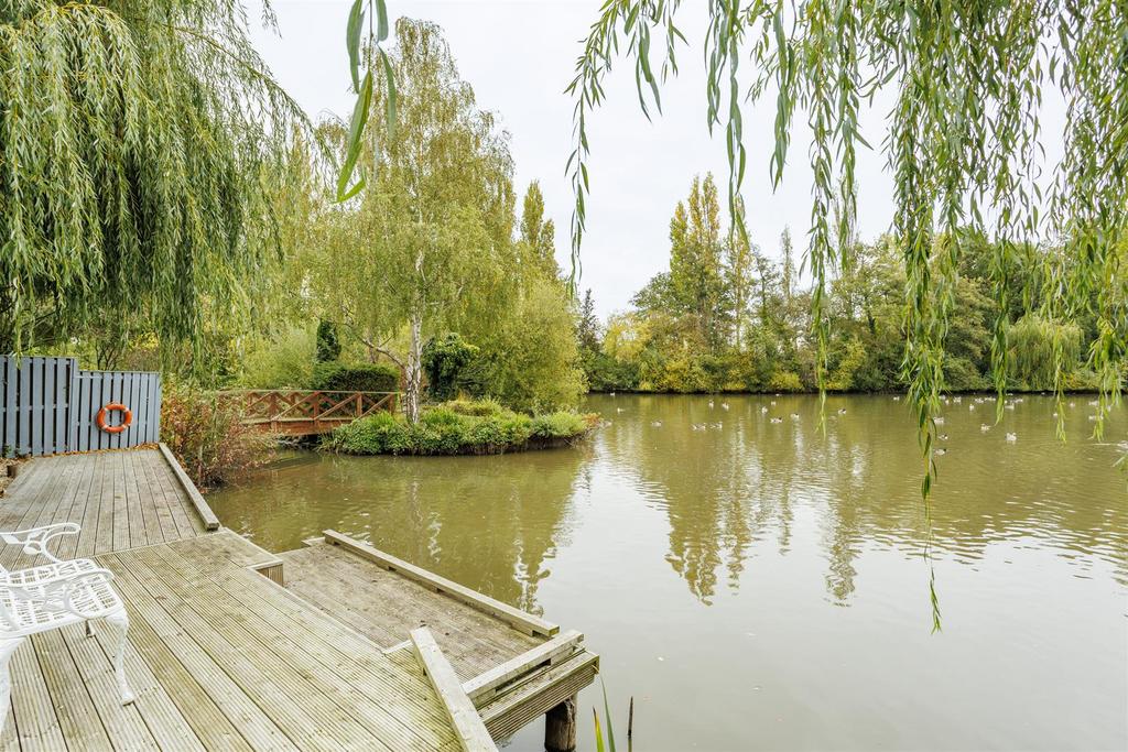 30 Lakeside Externals  20.jpg