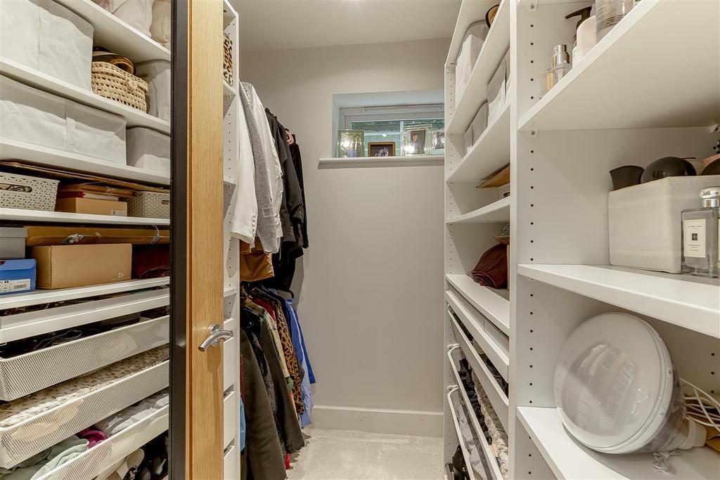Master Bedroom Dressing Area.jpg