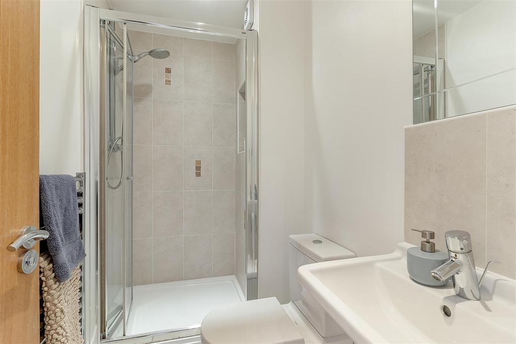 Bedroom 2 - Ensuite.jpg