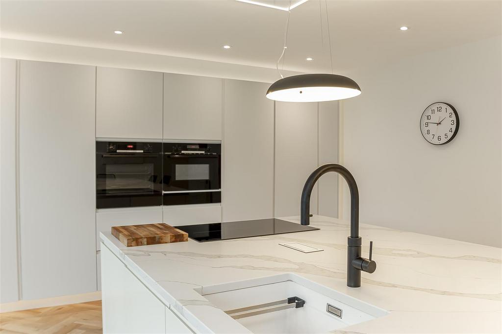 Kitchen - E.jpg