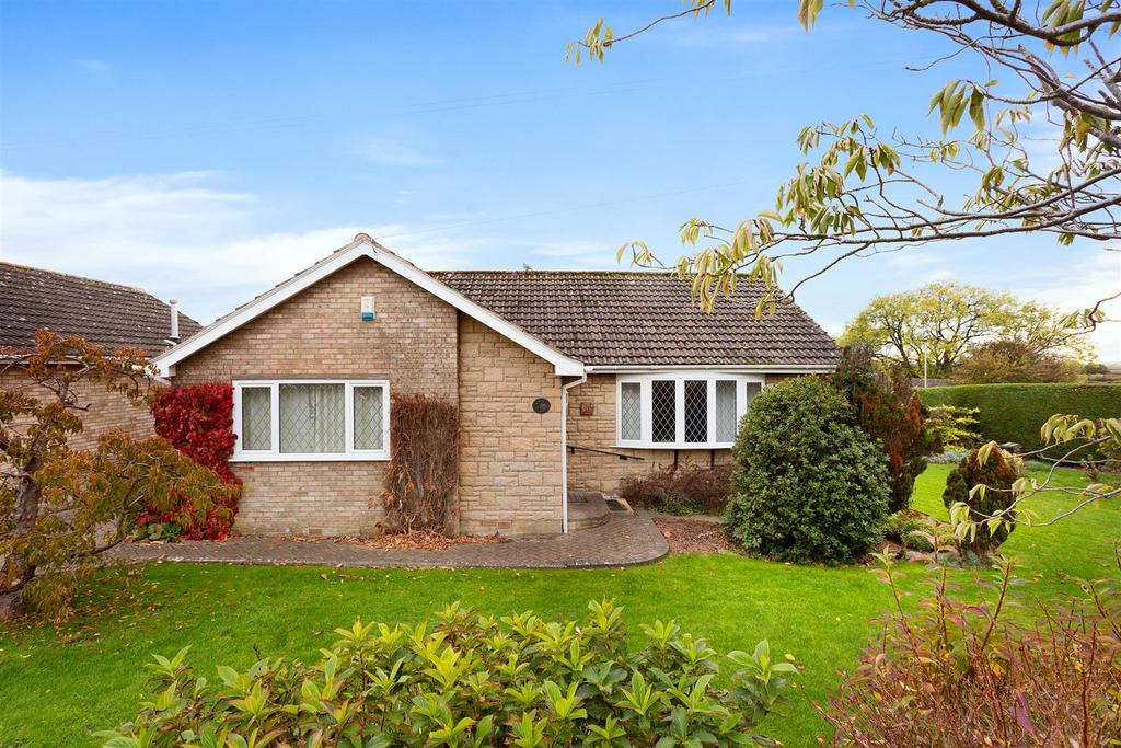 18 Farmanby Close -02[1].jpg