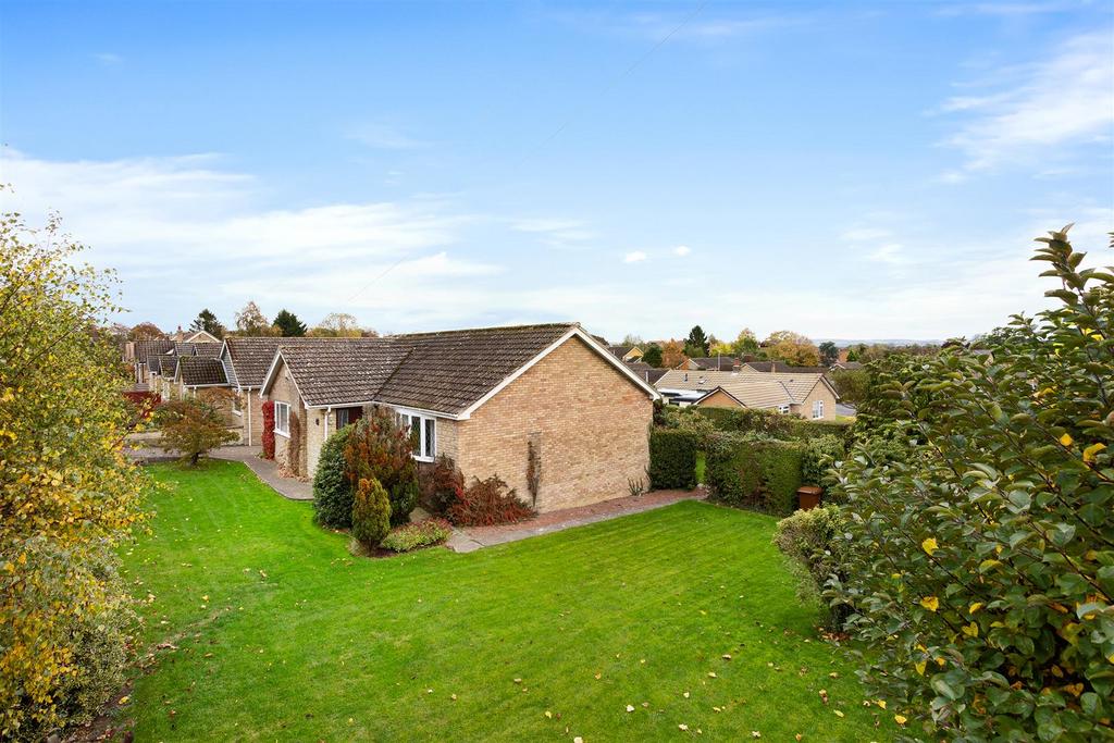 18 Farmanby Close -04[1].jpg