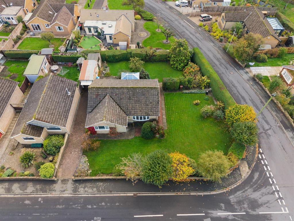 18 Farmanby Close-03-2[1].jpg