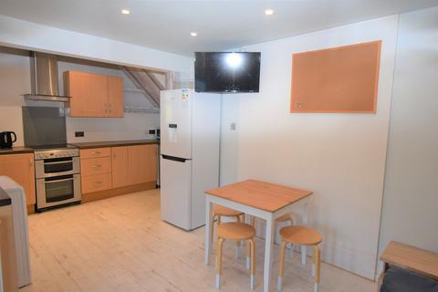 3 bedroom end of terrace house for sale, Forest Road, Colchester, CO4