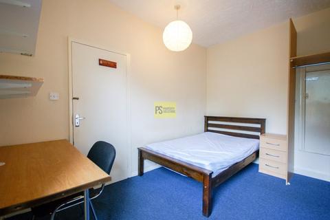 4 bedroom terraced house to rent, Alton Road, Birmingham B29