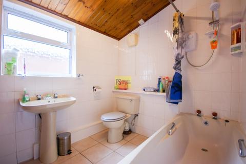 4 bedroom terraced house to rent, Alton Road, Birmingham B29