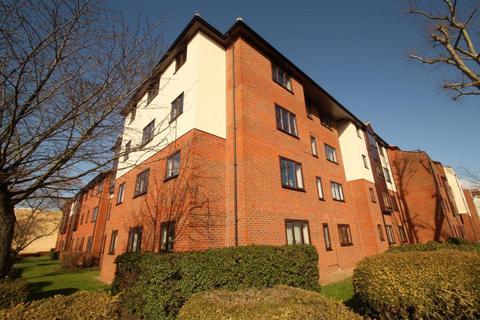 2 bedroom apartment to rent, Sidney Road, Staines-upon-Thames, TW18