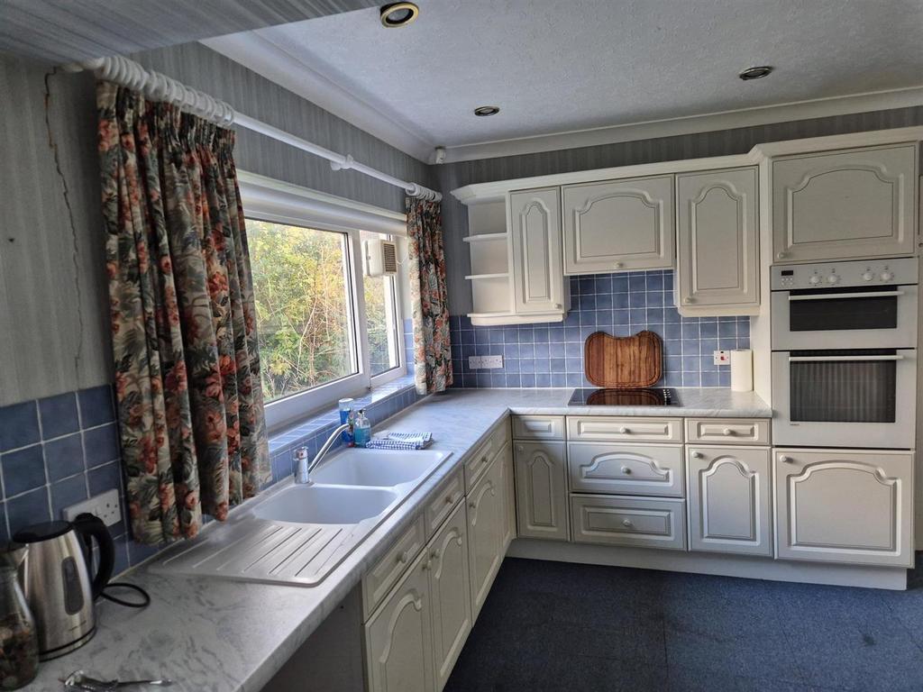 Dining kitchen