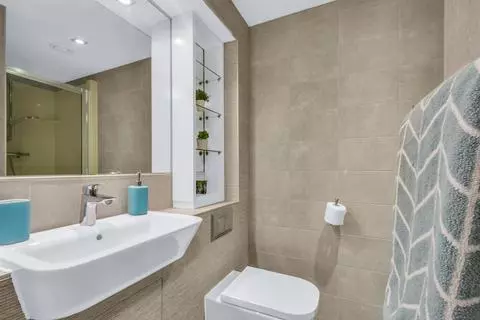 1 bedroom private hall to rent - View 5