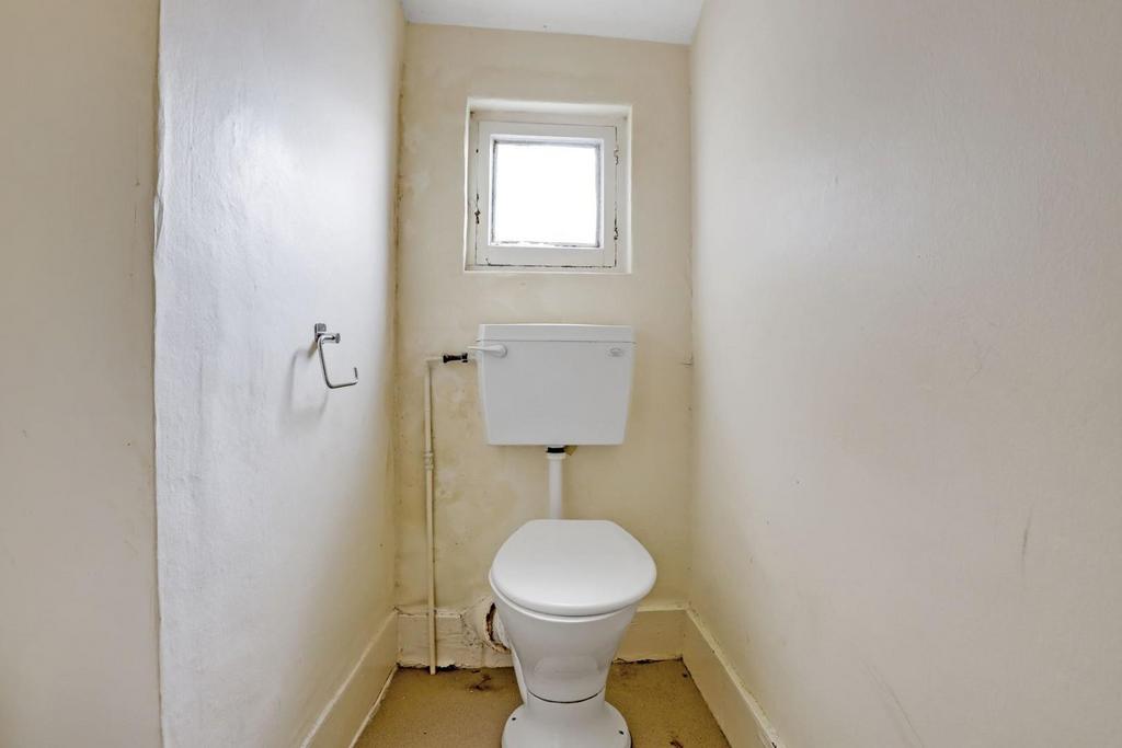 03-2901 JHProp World - 41 Sydenham Road -19-medium.j