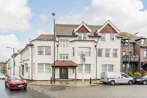 undefined, High Street, Hampton TW12