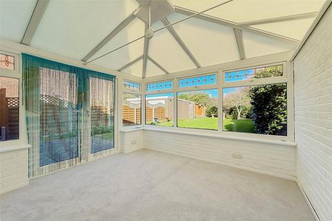 2 bedroom bungalow for sale, The Estuary, Littlehampton, West Sussex